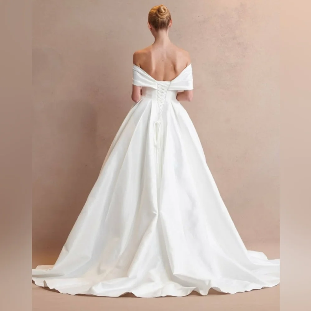 Wedding dress, off white off the shoulder lace up back bridal gown - Picture 3 of 5
